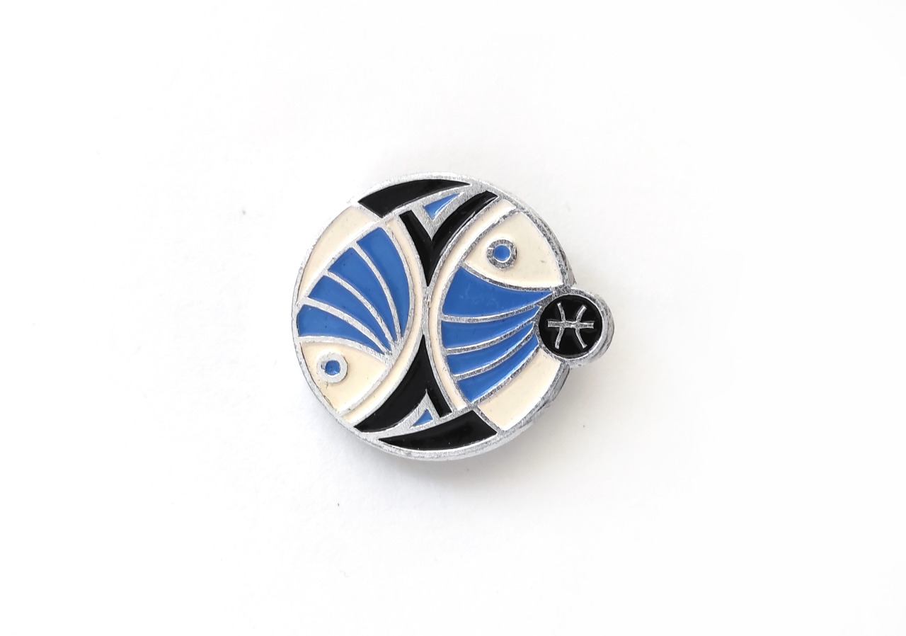 Pisces zodiac sign. Vintage enamel pin. Rare.
$12 + $5 shipping
Message me to buy!
How to buy. Other items in my shop. I combine shipping if you buy more than one item.